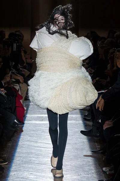 Look 11